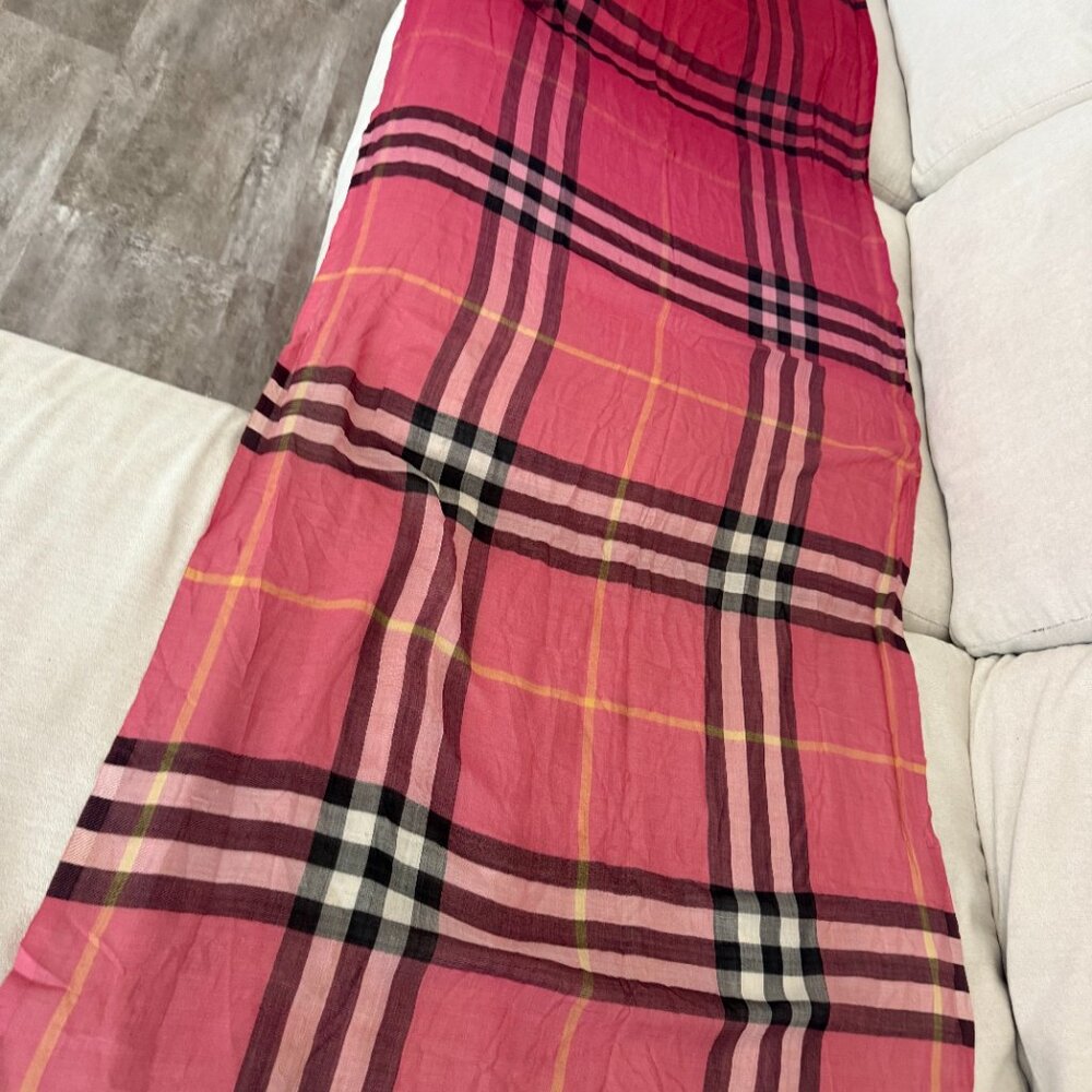 Check Wool Silk Burberry Scarf - Picture 4 of 5